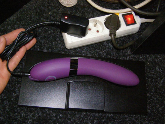 LELO Elise II silikónový vibrátor (22 cm)
