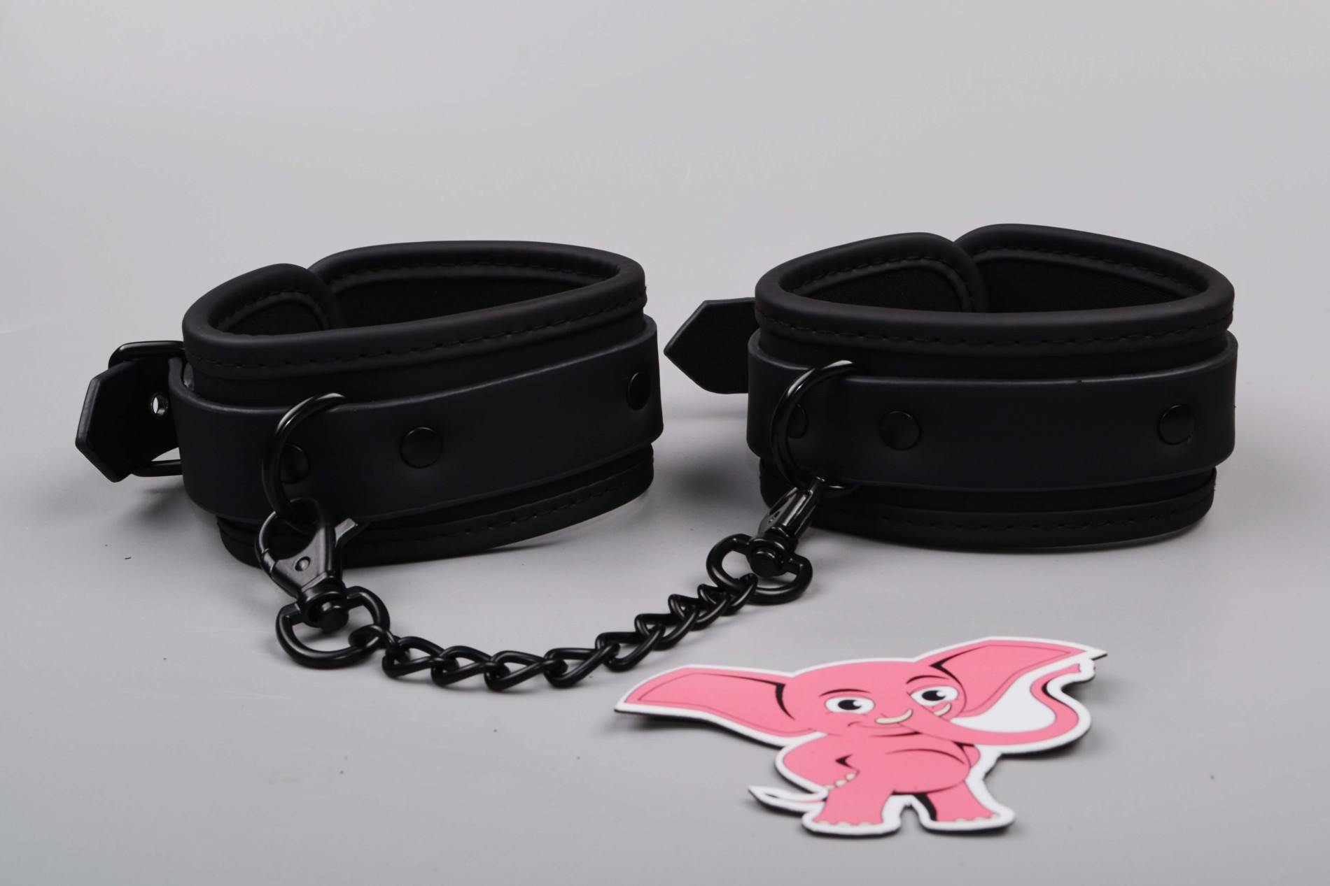 BDSM sada Midnight Temptations, putá na ruky