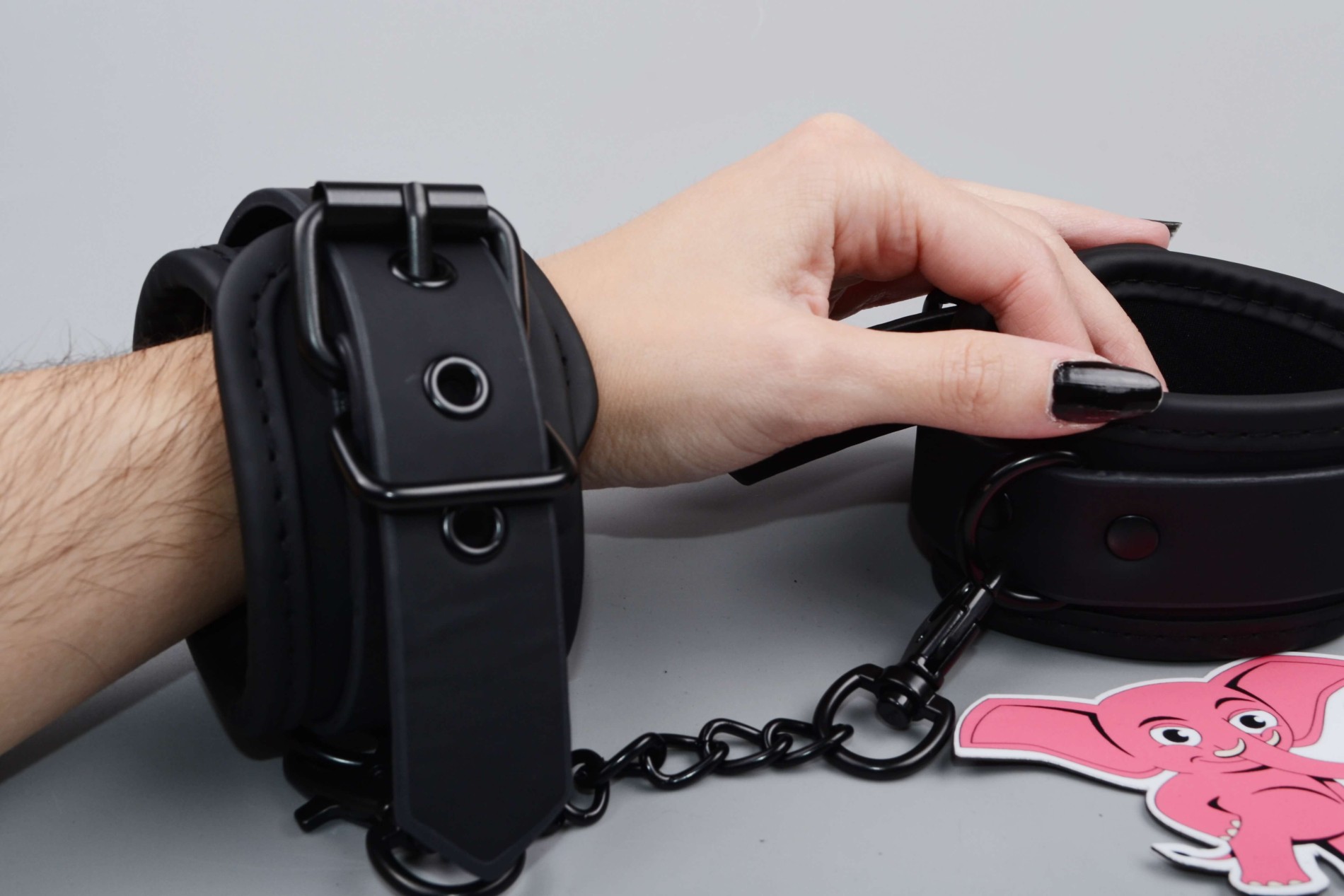 BDSM sada Midnight Temptations, putá na ruky