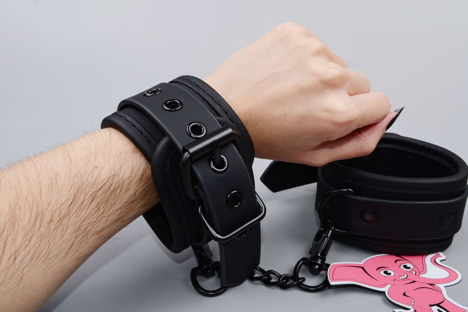 BDSM sada Midnight Temptations, putá na ruky