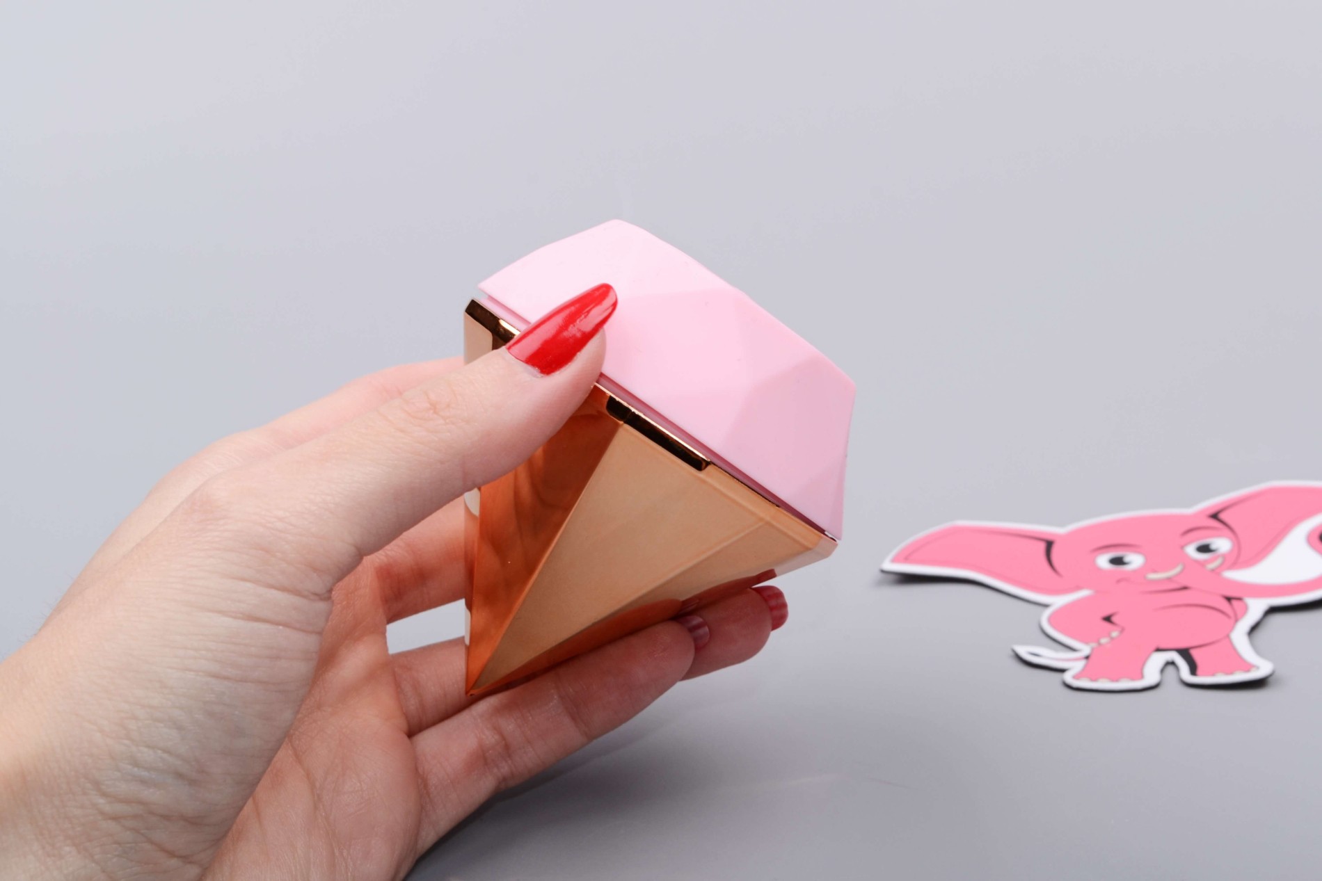 Adore Diamond tlaková pomôcka (7,1 cm), v ruke