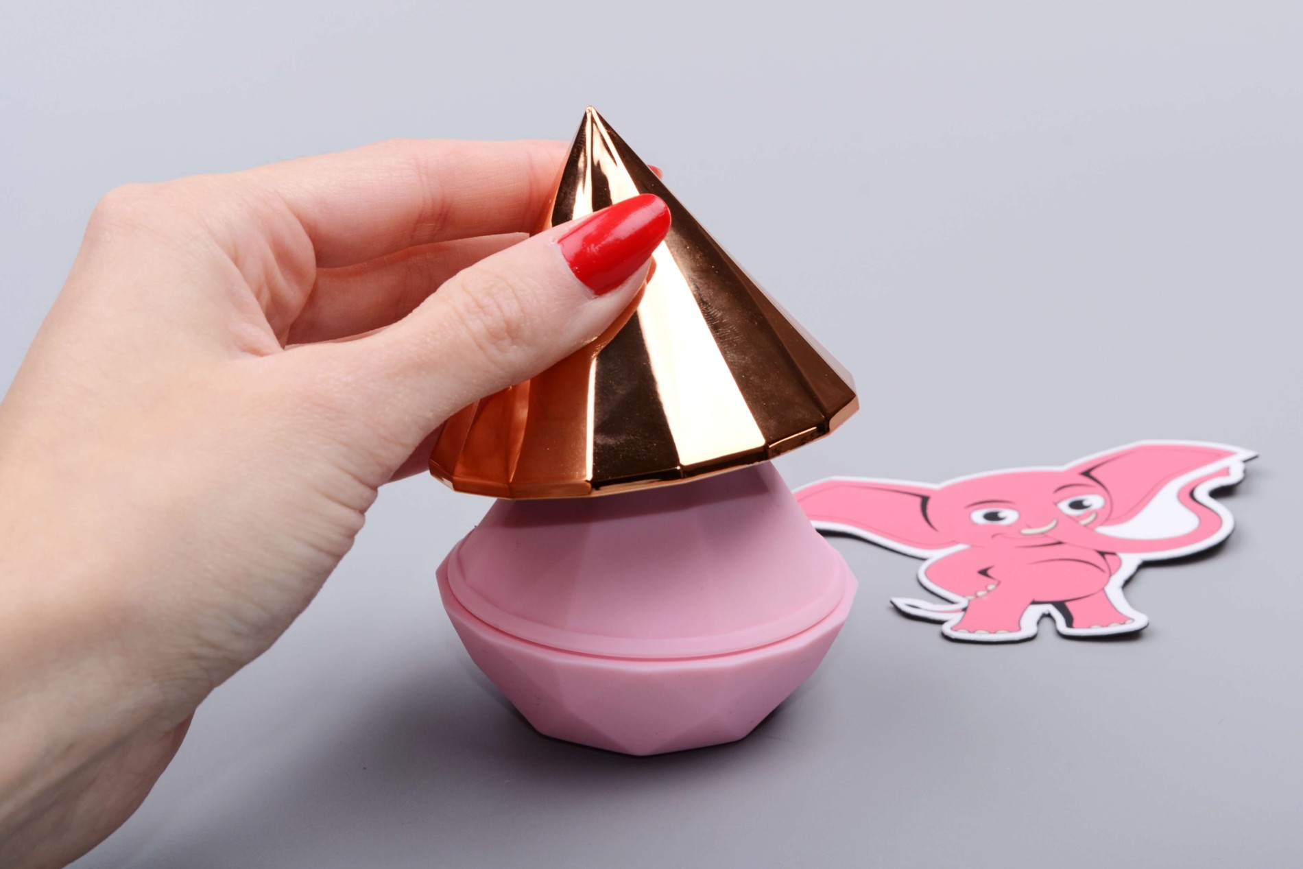 Adore Diamond tlaková pomôcka (7,1 cm), v ruke