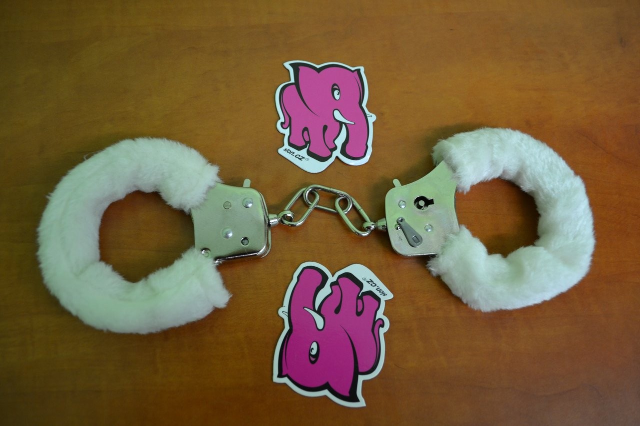 Kvalitné putá na ruky s plyšom - biela