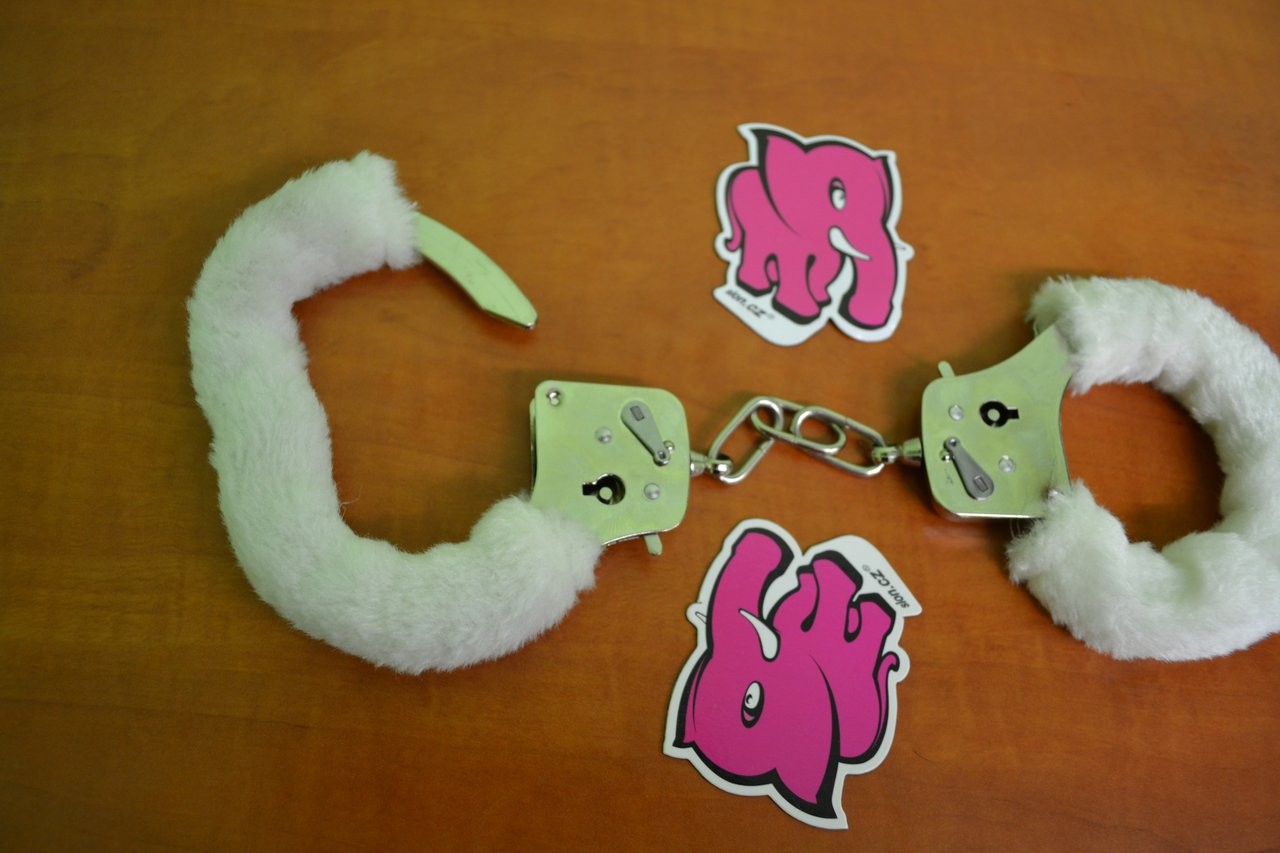 Kvalitné putá na ruky s plyšom - biela