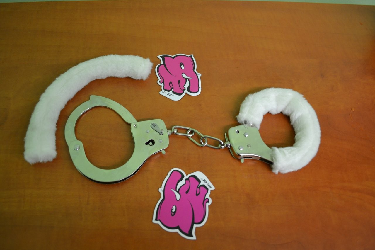 Kvalitné putá na ruky s plyšom - biela