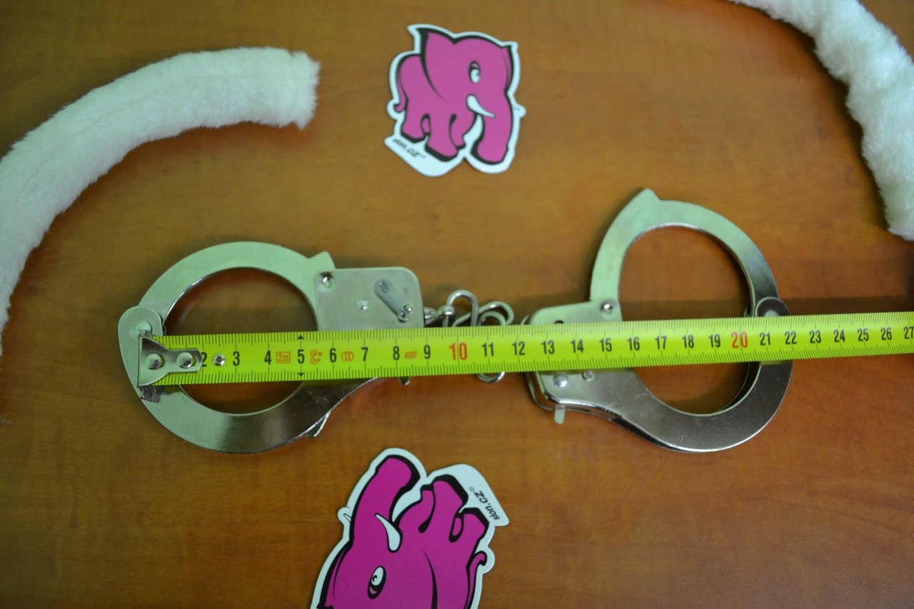 Kvalitné putá na ruky s plyšom - biela