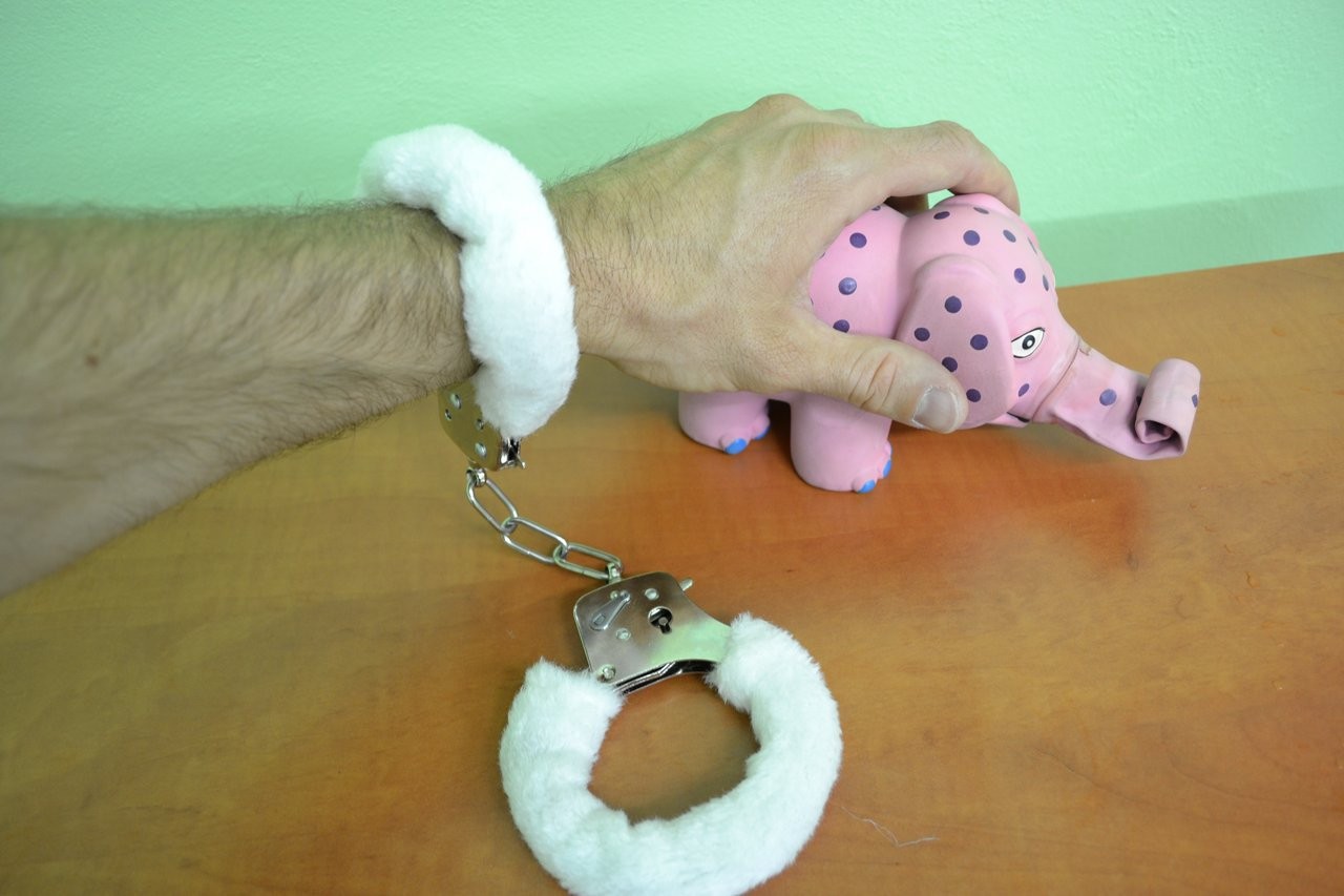 Kvalitné putá na ruky s plyšom - biela