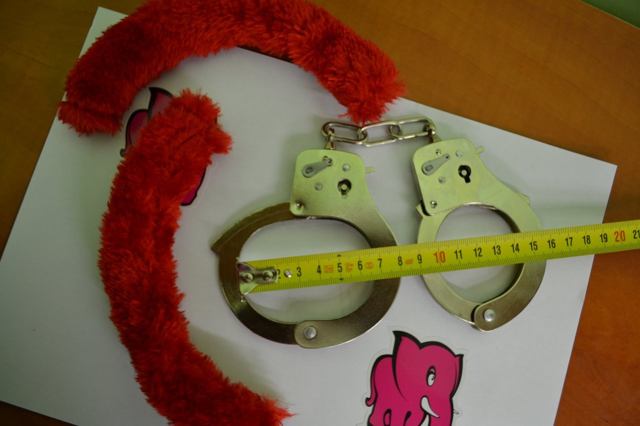 Kvalitné putá na ruky s plyšom - starší model