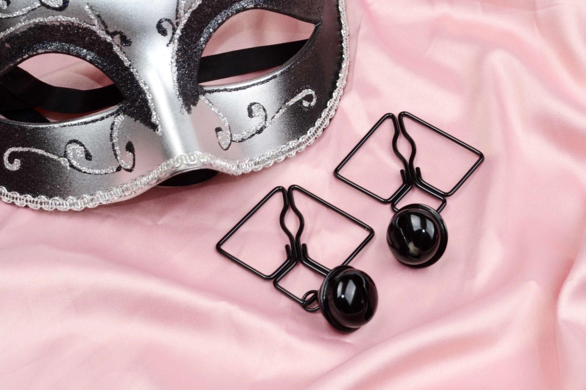 Svorky na bradavky Black Pearl