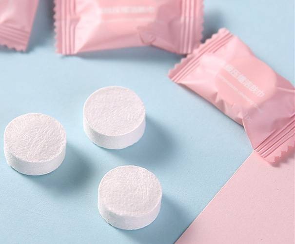 Instantné vlhčené obrúsky Silky Swipe (50 ks)