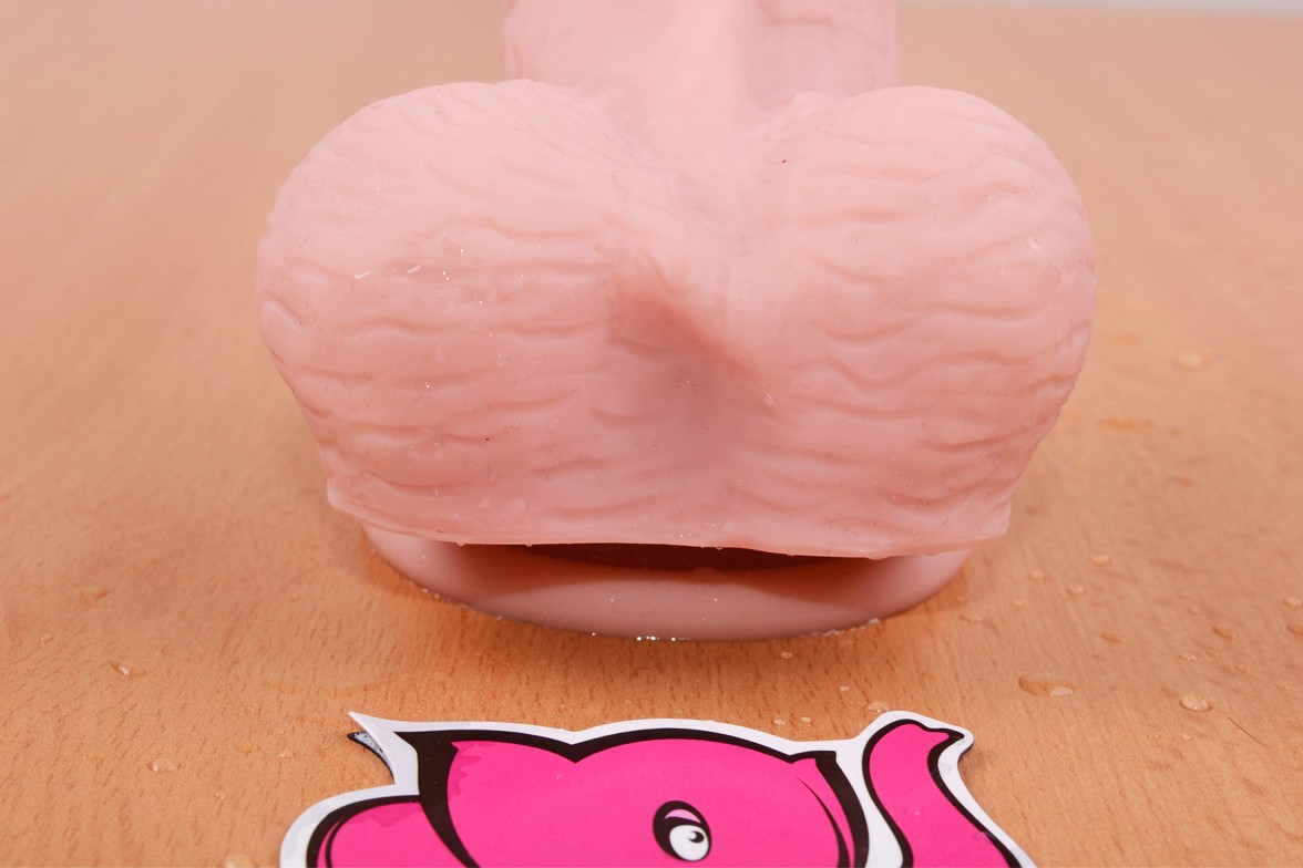 Dildo s prísavkou a semenníkmi Maxim (24 cm) – semenníky