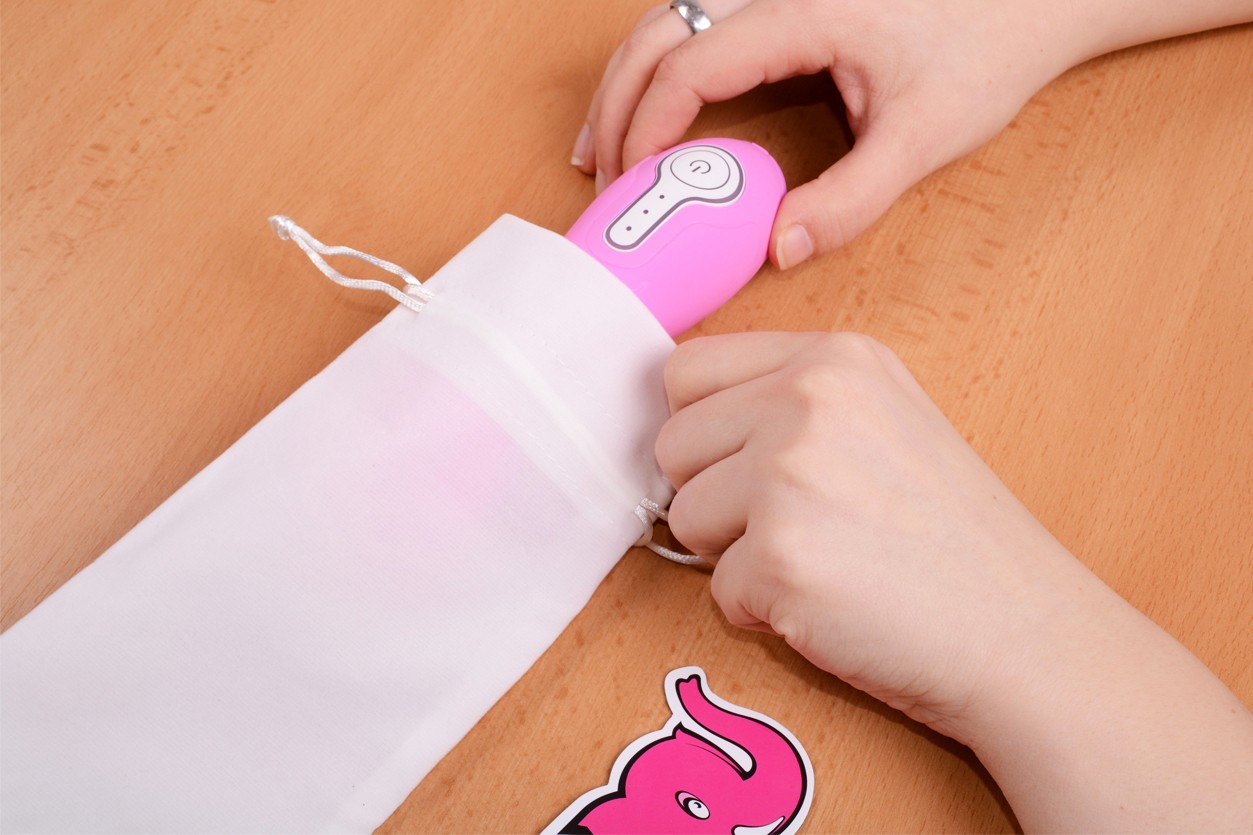 Joymatic Touch Vibe, dotykový vibrátor - vkladanie do vrecka