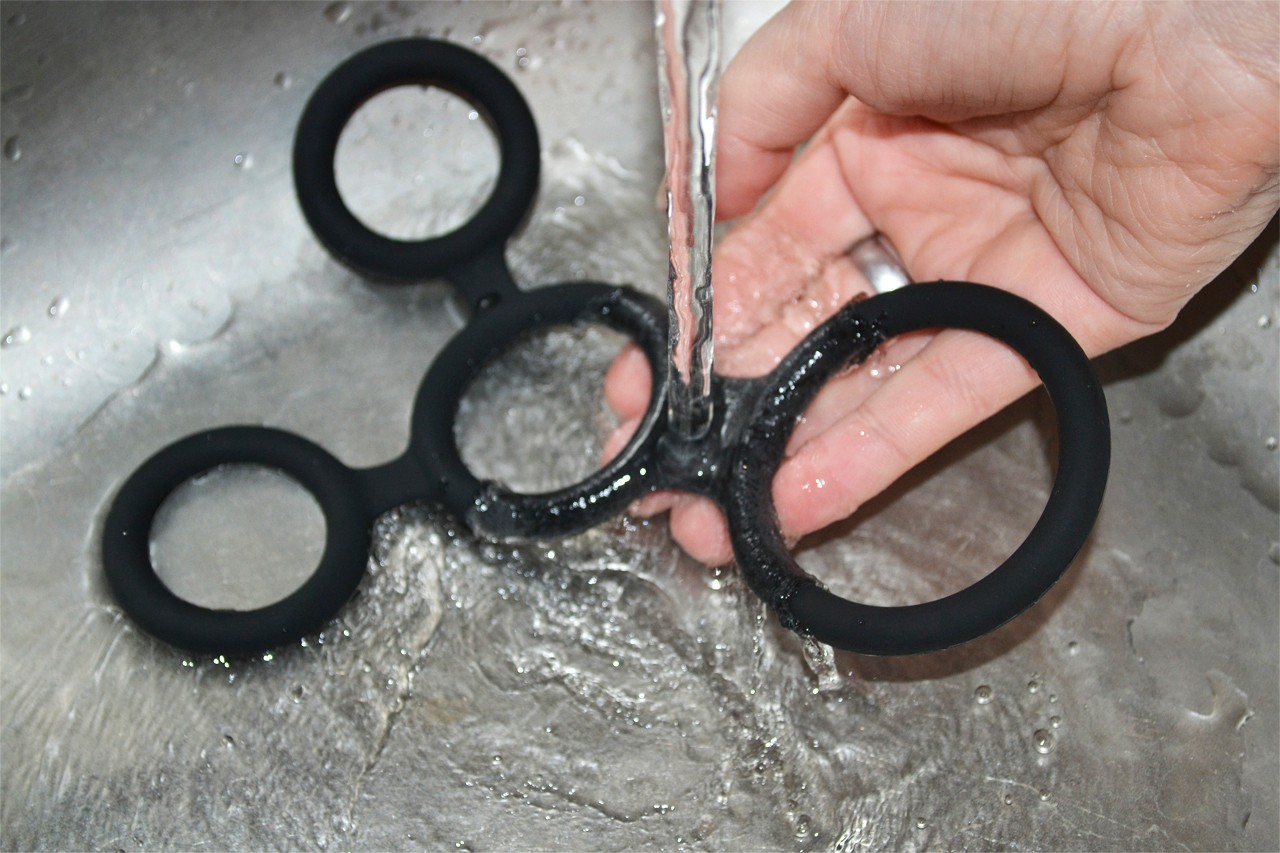 Erekčný krúžok Bondage - pod vodou