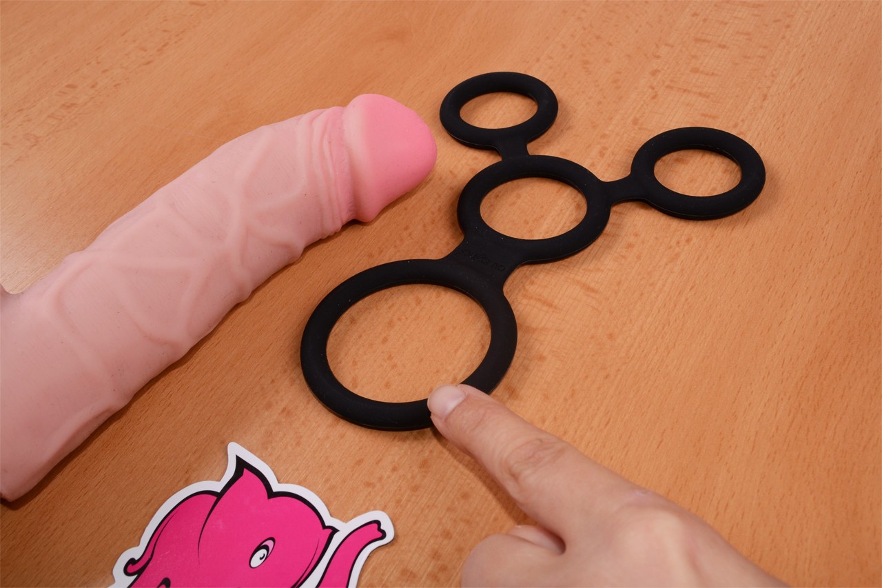 Erekčný krúžok Bondage - na väčšom dildu, priemer 4,2 cm