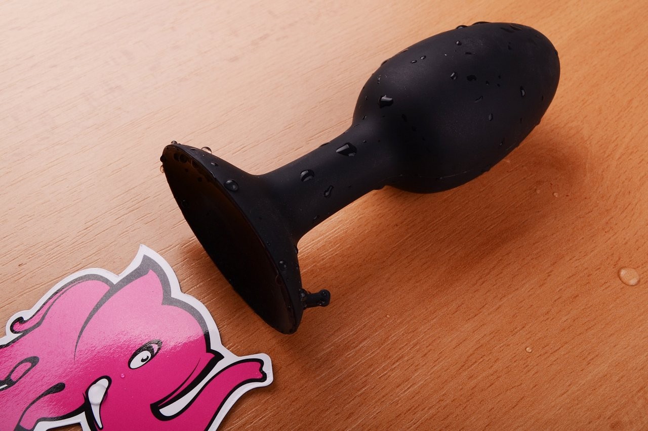 SiliconeBall - leží na stole