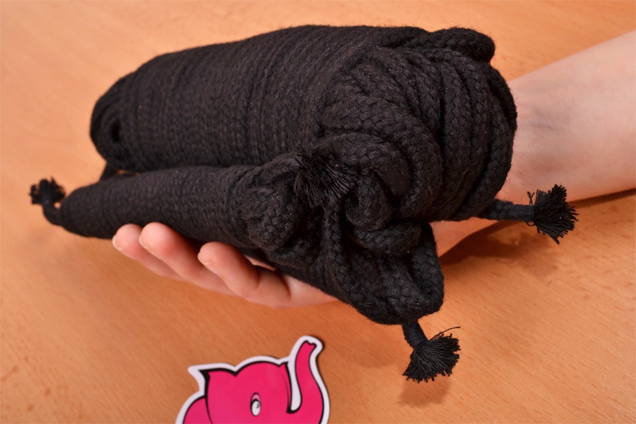 Bondážne lano Soft Touch - fotenie lán v ruke