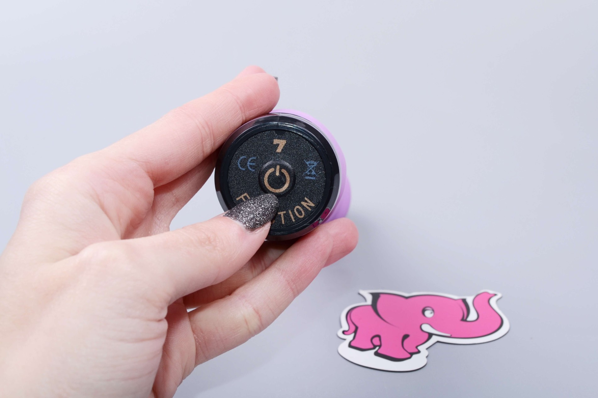 Silikónový vibrátor Čučoriedka Original (20 cm), zapínanie