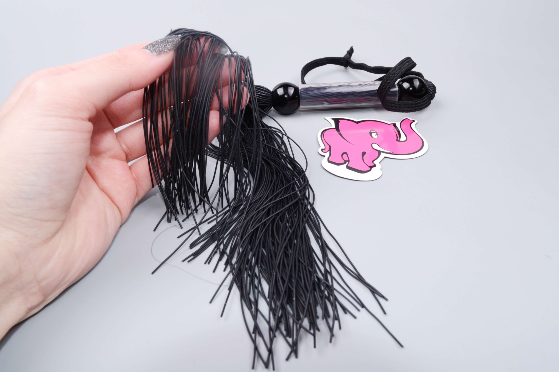 Silikónové pokarhania Little Devil (26 cm), v ruke