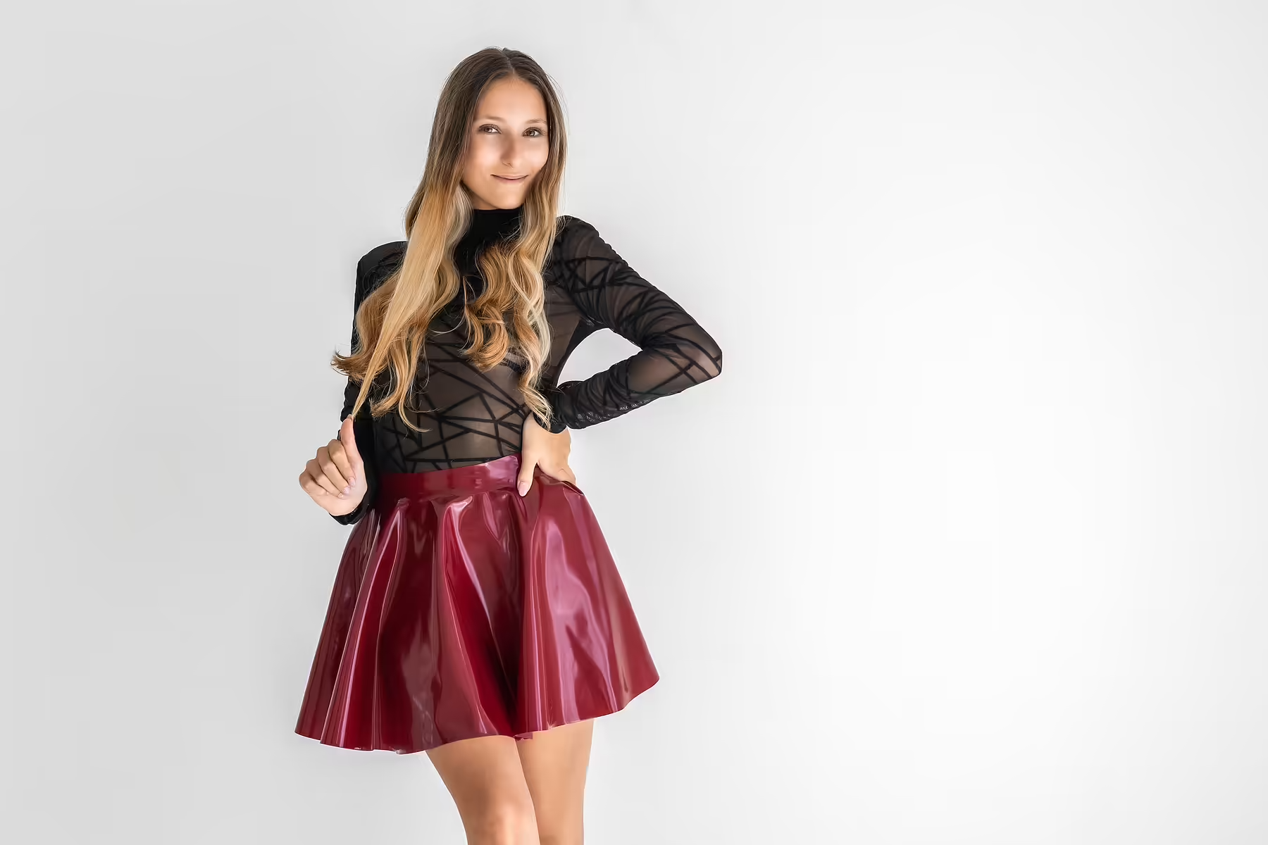 Červená latexová sukňa Misty