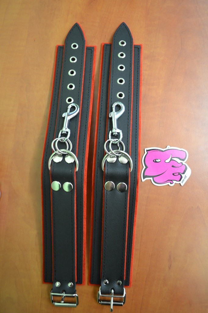 Kožená putá na NOHY, retiazky navyše