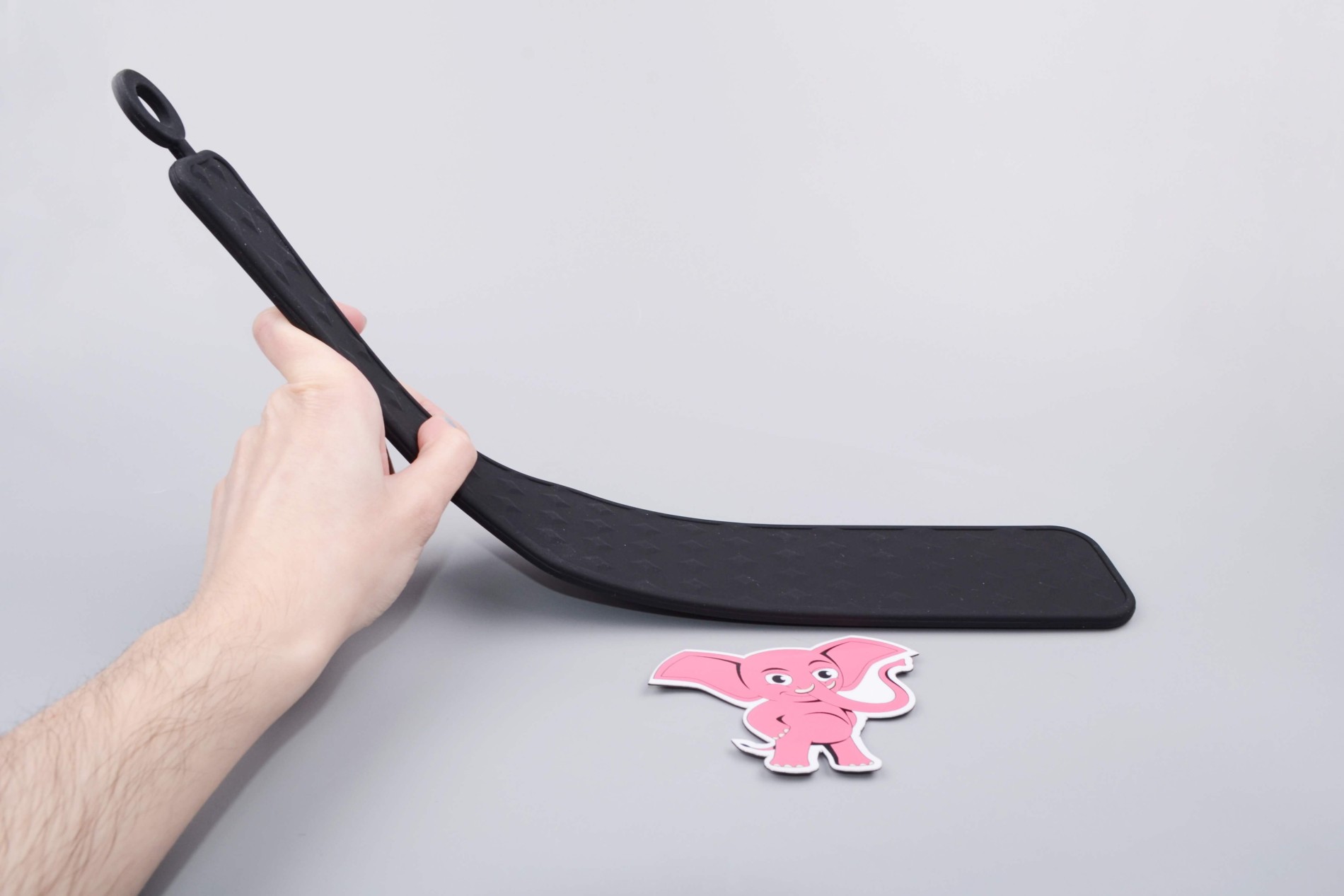 Silikónová plácačka Black Spanker, pružnosť