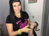 Dominika skúša pripínací King Cock XL