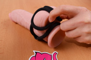 Erekčný krúžok Bondage - na väčšom dildu, priemer 4,2 cm