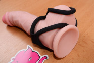 Erekčný krúžok Bondage - na väčšom dildu, priemer 4,2 cm