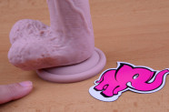 Dildo s prísavkou a semenníkmi Silicone (18 cm), prisatá prísavka