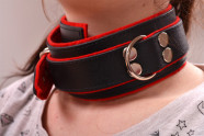 Kožený obojok na krk - na krku