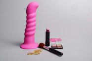 Silikónové dildo s prísavkou Hot Pink (18 cm)