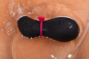 Satisfyer Pro Penguin - pomôcka v nádobe s vodou