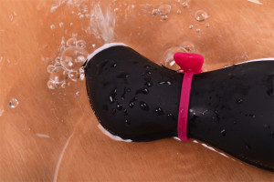 Satisfyer Pro Penguin - pomôcka v nádobe s vodou