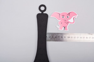 Silikónová plácačka Black Spanker, rozmery